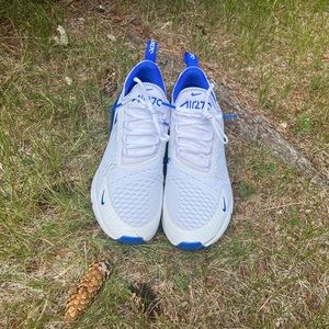 Mike air max 270, worn a couple of times. Mens shoes size 9